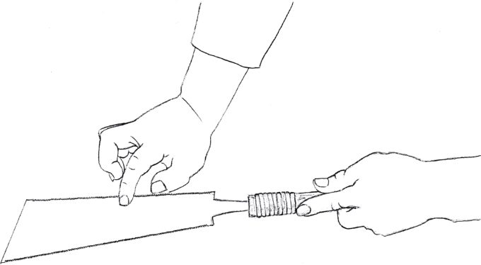 イラスト 鋸の刃をチェックする手元